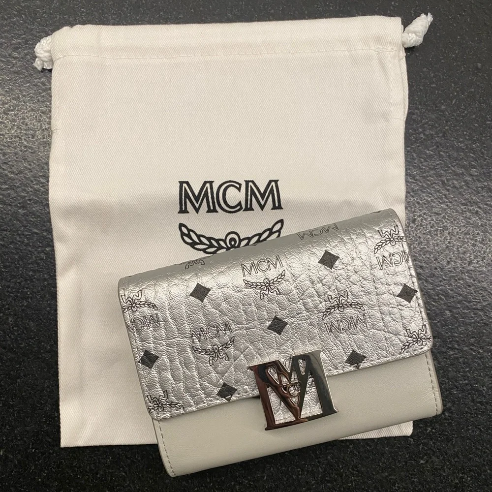 MCM Monogram Trifold Wallet - Picture 4 of 5